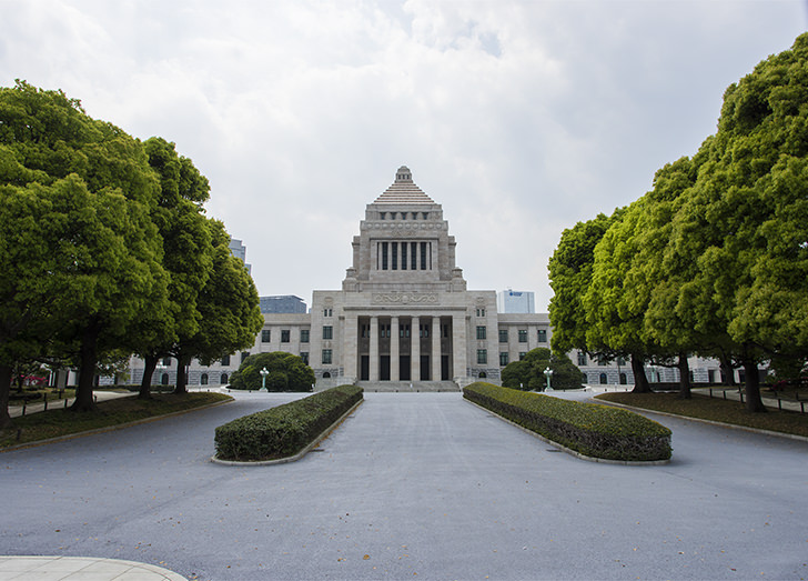 国の施策から読み解く、これからの介護職のあり方